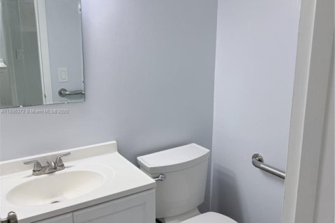 Condominio en alquiler en Boca Raton, Florida, 1 dormitorio, 68.56 m2 № 1939304 - foto 13