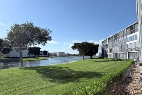 Condominio en alquiler en Boca Raton, Florida, 1 dormitorio, 68.56 m2 № 1939304 - foto 2