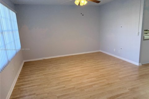 Condominio en alquiler en Boca Raton, Florida, 1 dormitorio, 68.56 m2 № 1939304 - foto 17