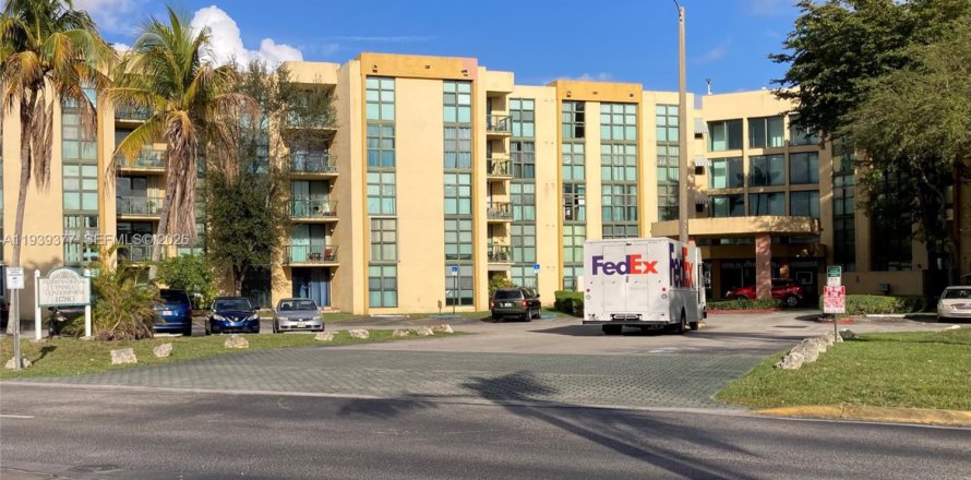 Condo in Miami, Florida, 2 bedrooms  № 1997404