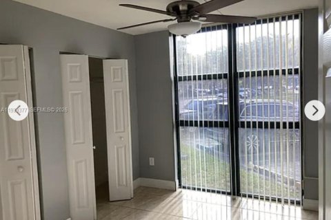 Condo in Miami, Florida, 2 bedrooms  № 1997404 - photo 18