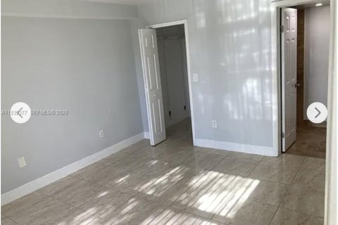 Condo in Miami, Florida, 2 bedrooms  № 1997404 - photo 16