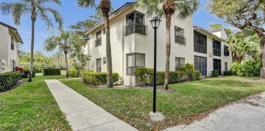 Condo à Coconut Creek, Floride, 2 chambres  № 2042164