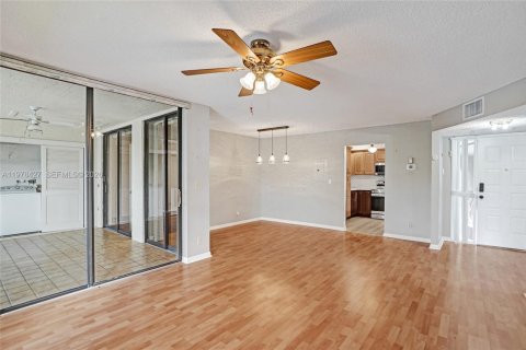 Copropriété à vendre à Coconut Creek, Floride: 2 chambres, 90.86 m2 № 2042164 - photo 10