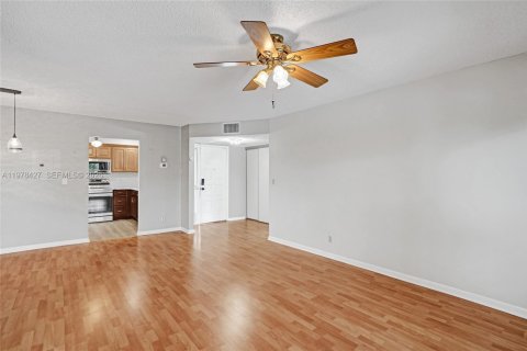 Copropriété à vendre à Coconut Creek, Floride: 2 chambres, 90.86 m2 № 2042164 - photo 14
