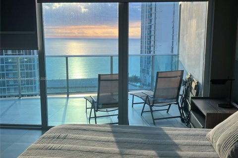 Condominio en alquiler en Sunny Isles Beach, Florida, 2 dormitorios, 126.44 m2 № 2085965 - foto 25