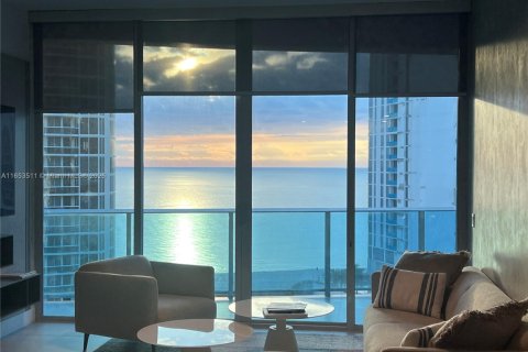 Condominio en alquiler en Sunny Isles Beach, Florida, 2 dormitorios, 126.44 m2 № 2085965 - foto 9