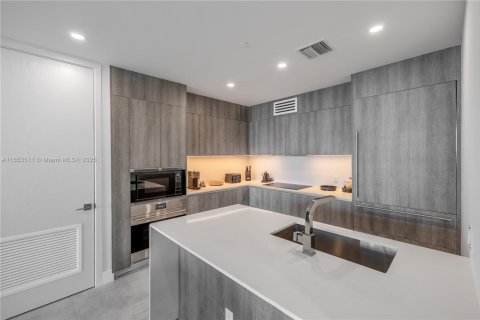 Condominio en alquiler en Sunny Isles Beach, Florida, 2 dormitorios, 126.44 m2 № 2085965 - foto 11