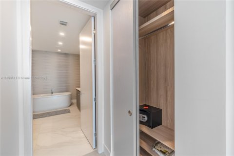 Condominio en alquiler en Sunny Isles Beach, Florida, 2 dormitorios, 126.44 m2 № 2085965 - foto 28