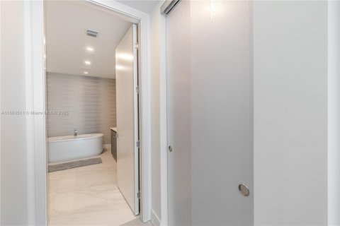 Condominio en alquiler en Sunny Isles Beach, Florida, 2 dormitorios, 126.44 m2 № 2085965 - foto 30