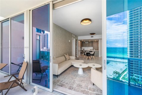 Condominio en alquiler en Sunny Isles Beach, Florida, 2 dormitorios, 126.44 m2 № 2085965 - foto 19