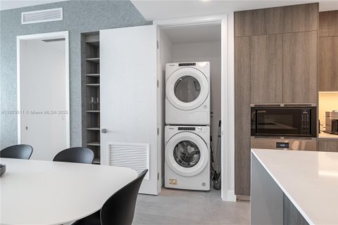 Condominio en alquiler en Sunny Isles Beach, Florida, 2 dormitorios, 126.44 m2 № 2085965 - foto 16