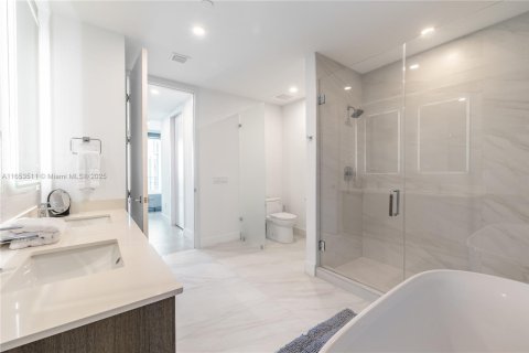 Condominio en alquiler en Sunny Isles Beach, Florida, 2 dormitorios, 126.44 m2 № 2085965 - foto 27
