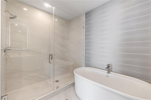 Condominio en alquiler en Sunny Isles Beach, Florida, 2 dormitorios, 126.44 m2 № 2085965 - foto 29