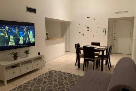 Condo in Miami, Florida, 2 bedrooms  № 1816379 - photo 9