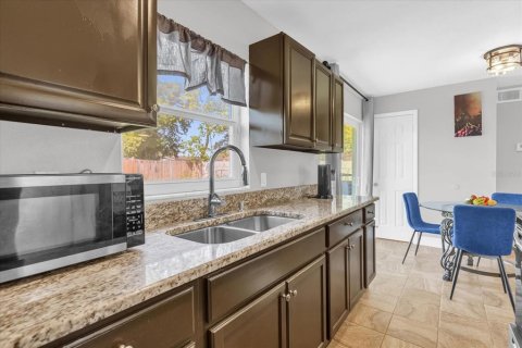 Villa ou maison à vendre à Orlando, Floride: 3 chambres, 84.17 m2 № 2237576 - photo 10