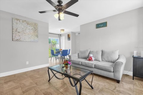 Villa ou maison à vendre à Orlando, Floride: 3 chambres, 84.17 m2 № 2237576 - photo 5