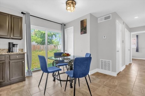 Villa ou maison à vendre à Orlando, Floride: 3 chambres, 84.17 m2 № 2237576 - photo 6