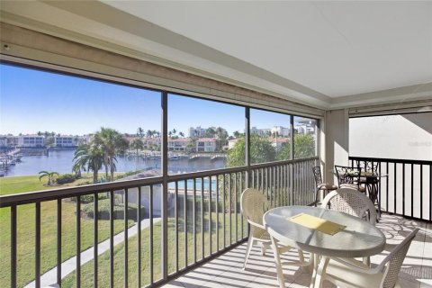 Copropriété à vendre à Punta Gorda, Floride: 2 chambres, 140.84 m2 № 2125576 - photo 2