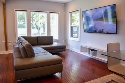 House in Fort Lauderdale, Florida 3 bedrooms, 180.42 sq.m. № 2049422 - photo 2