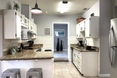 Villa ou maison à louer à Tampa, Floride: 3 chambres, 121.7 m2 № 2437294 - photo 4