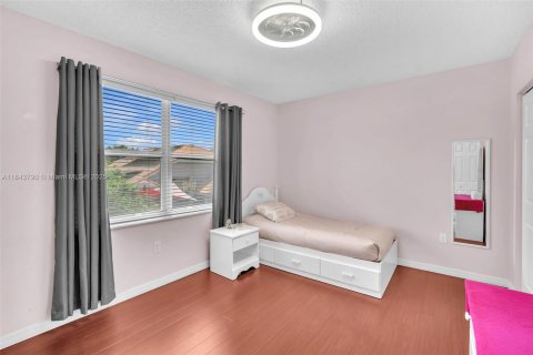 House in Miramar, Florida 5 bedrooms, 306.21 sq.m. № 1839274 - photo 26