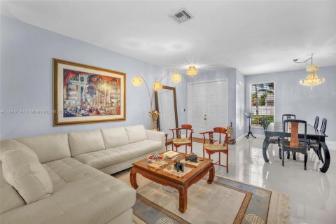 House in Miramar, Florida 5 bedrooms, 306.21 sq.m. № 1839274 - photo 5