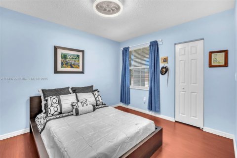 House in Miramar, Florida 5 bedrooms, 306.21 sq.m. № 1839274 - photo 25