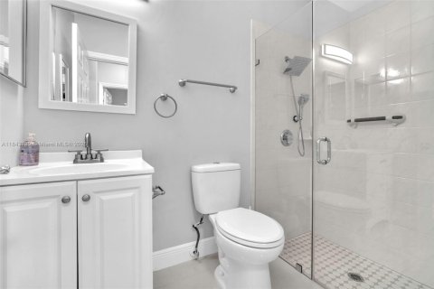 House in Miramar, Florida 5 bedrooms, 306.21 sq.m. № 1839274 - photo 22