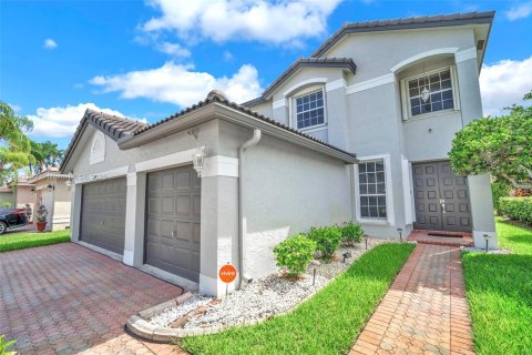 House in Miramar, Florida 5 bedrooms, 306.21 sq.m. № 1839274 - photo 2