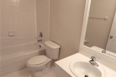 Снять в аренду таунхаус в Катлер-Бей, Флорида 3 спальни, 131.55м2, № 2005677 - фото 17