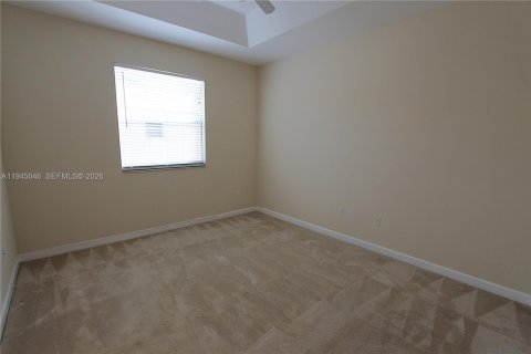 Снять в аренду таунхаус в Катлер-Бей, Флорида 3 спальни, 131.55м2, № 2005677 - фото 19