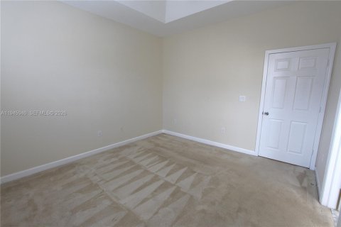 Снять в аренду таунхаус в Катлер-Бей, Флорида 3 спальни, 131.55м2, № 2005677 - фото 20