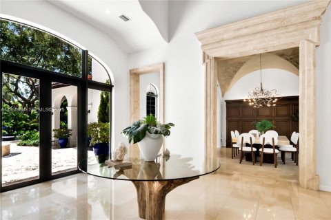 House in Miami, Florida 7 bedrooms, 622.63 sq.m. № 1989327 - photo 18
