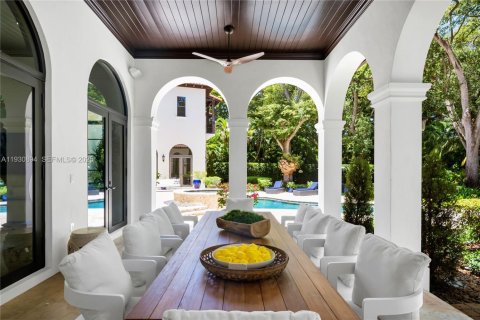 House in Miami, Florida 7 bedrooms, 622.63 sq.m. № 1989327 - photo 14