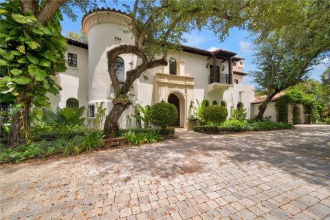 House in Miami, Florida 7 bedrooms, 622.63 sq.m. № 1989327 - photo 2