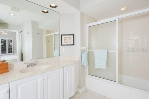 House in Bradenton, Florida 3 bedrooms, 133.69 sq.m. № 2213752 - photo 13