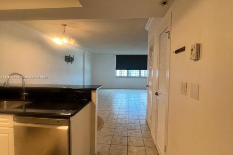 Condo in Hollywood, Florida  № 1961629 - photo 26