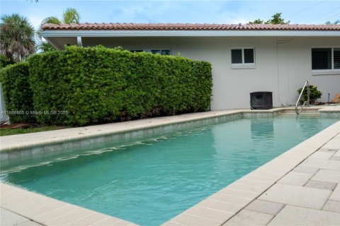 Villa ou maison à louer à Wilton Manors, Floride: 3 chambres, 155.33 m2 № 1895315 - photo 15