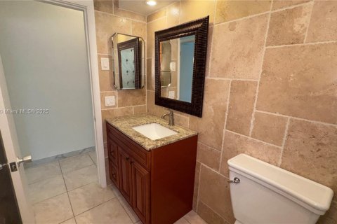 Villa ou maison à louer à Wilton Manors, Floride: 3 chambres, 155.33 m2 № 1895315 - photo 20