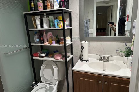 Condo in Sunrise, Florida, 2 bedrooms  № 2064673 - photo 15