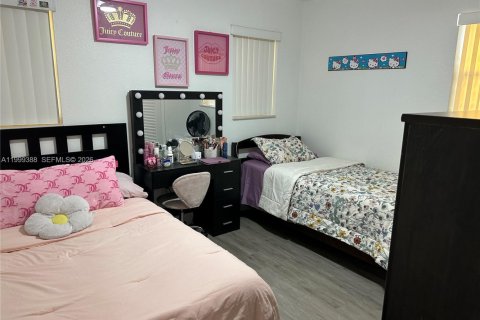 Condo in Sunrise, Florida, 2 bedrooms  № 2064673 - photo 13