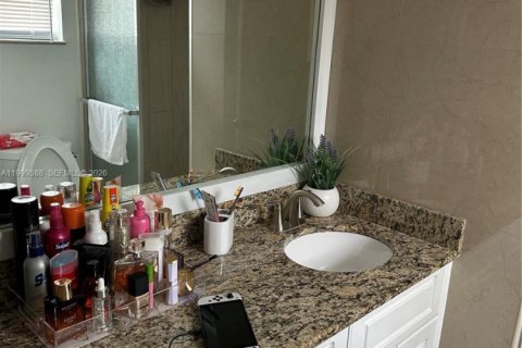 Condo in Sunrise, Florida, 2 bedrooms  № 2064673 - photo 18