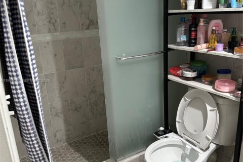 Condo in Sunrise, Florida, 2 bedrooms  № 2064673 - photo 16