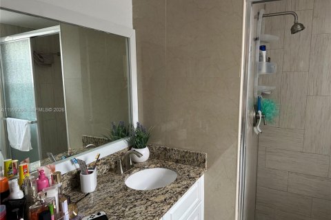 Condo in Sunrise, Florida, 2 bedrooms  № 2064673 - photo 20