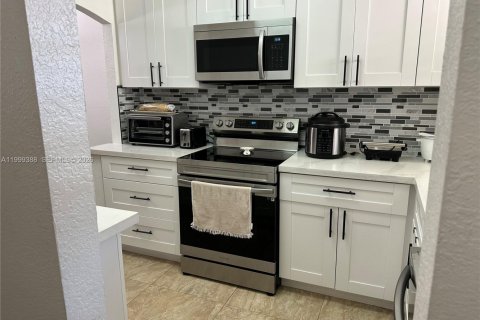 Condo in Sunrise, Florida, 2 bedrooms  № 2064673 - photo 27