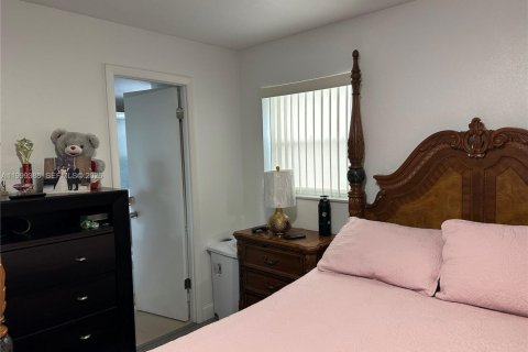 Condo in Sunrise, Florida, 2 bedrooms  № 2064673 - photo 21