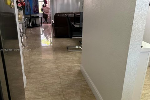 Condo in Sunrise, Florida, 2 bedrooms  № 2064673 - photo 28