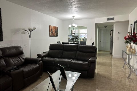 Condo in Sunrise, Florida, 2 bedrooms  № 2064673 - photo 8