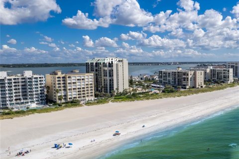 Condominio en venta en Clearwater, Florida, 3 dormitorios, 240.99 m2 № 1587442 - foto 3